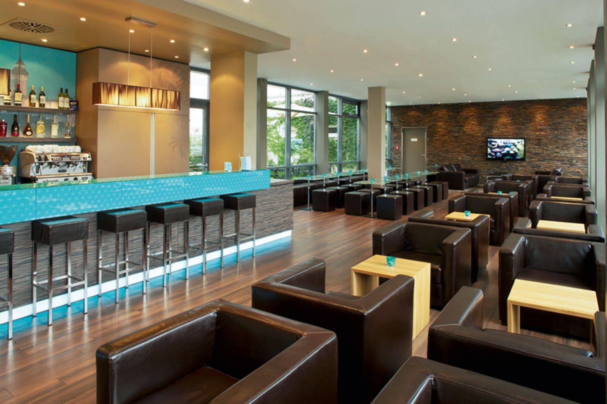 Motel One Nuernberg-Plaerrer Restaurant photo